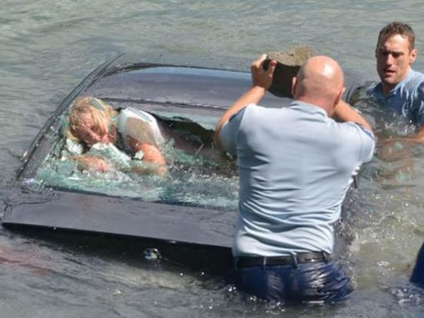 New Zealand cops rescue old woman trapped in M moments before drowning