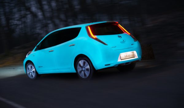 Nissan Leaf glow-in-the-dark (3)