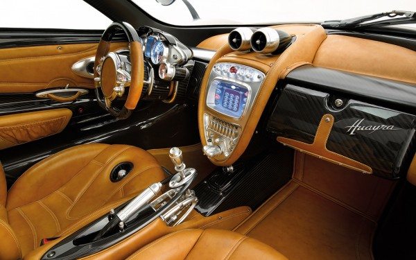 pagani-huayra-cockpit