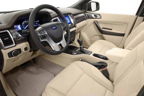 2015 Ford Everest (3)