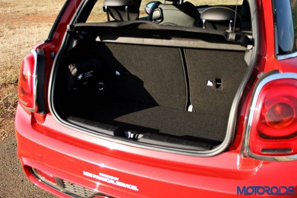 2015 Mini Cooper S Boot Space (2)