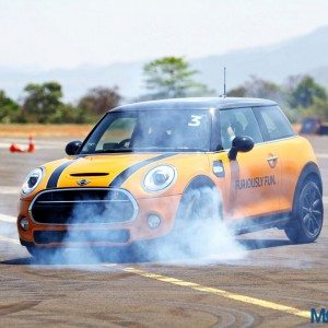 Mini Cooper S Performance Drive