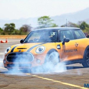 Mini Cooper S Performance Drive