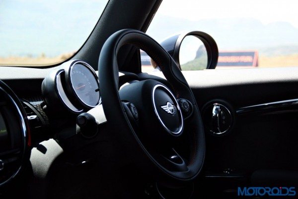 2015 Mini Cooper S steering (3)