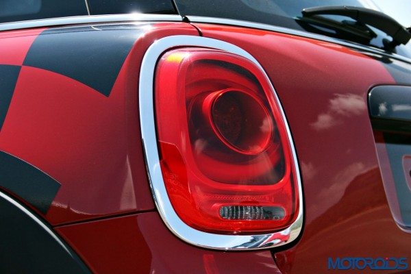 2015 Mini Cooper S tail lamp (2)