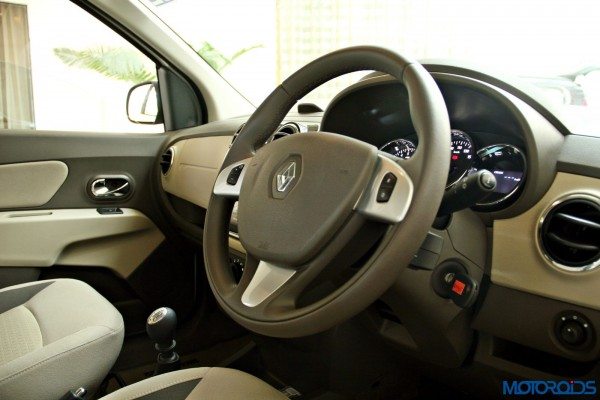 2015 Renault Lodgy - Steering Wheel (2)