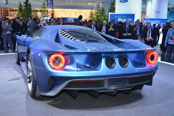 2016 Ford GT (1)