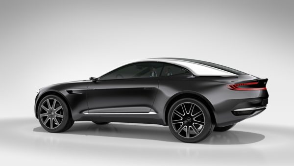 Aston Martin DBX (11)