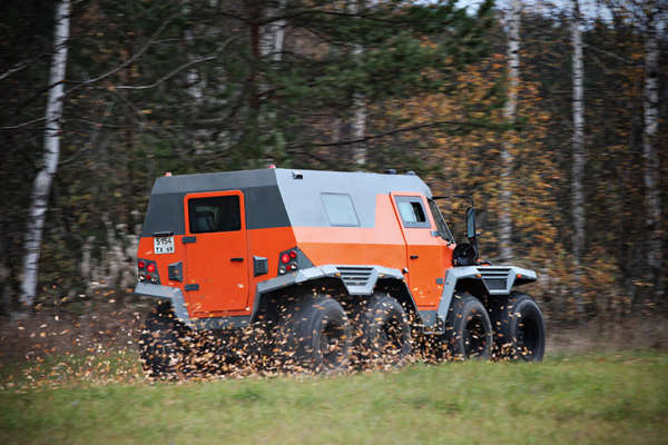 Avtoros-Shaman-8x8-All-Terrain-Vehicle-image-2