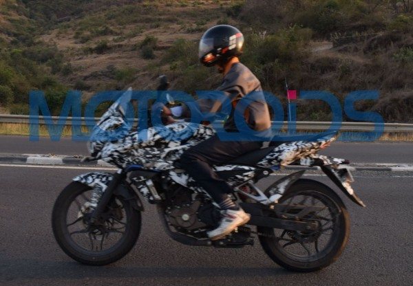 Bajaj Pulsar 200 Adventure Sport Spied in Pune (2)