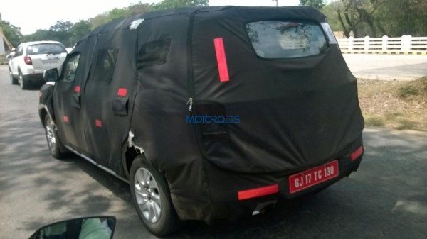 Chevrolet Spin testing in India (4)