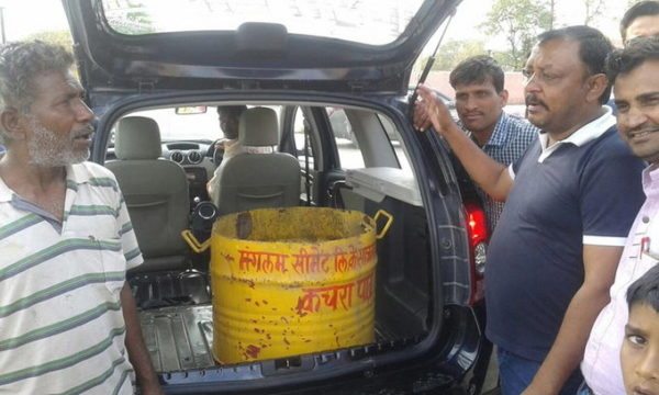 Disgruntled owner donates his Renault Duster for garbage disposal (3)