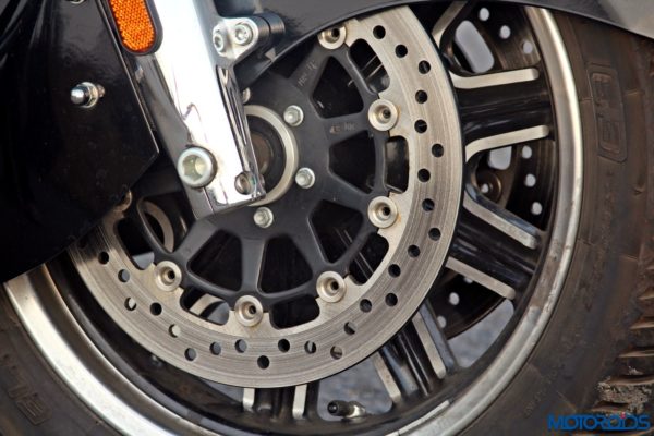 Indian Chieftain front brakes and alloy wheel (88)