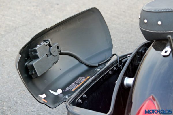 Indian Chieftain pannier space (74)