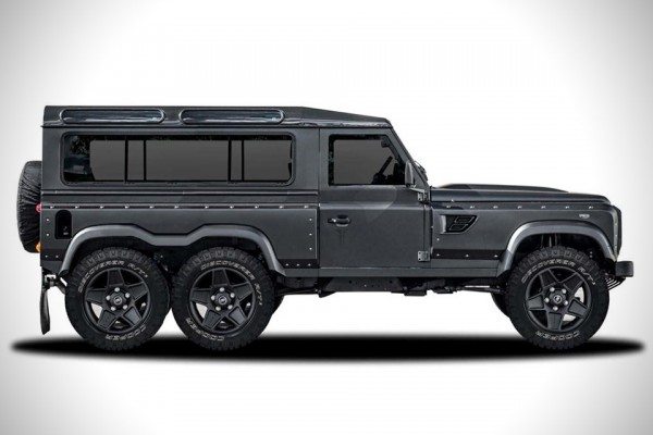 Land-Rover-Defender-Flying-Huntsman-6x6-Concept-1