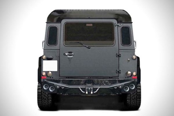 Land-Rover-Defender-Flying-Huntsman-6x6-Concept-3