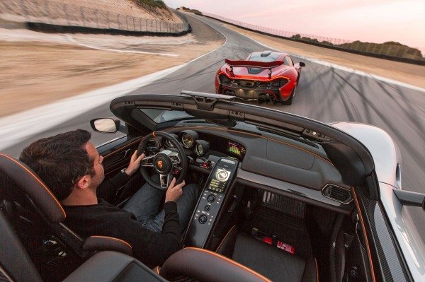 Mclaren P1 vs Porsche 918 Spyder (3)