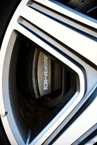Mercedes-Benz ML 63 AMG brake pads    (45)