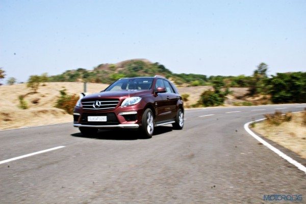 Mercedes-Benz ML 63 AMG  cornering (69)