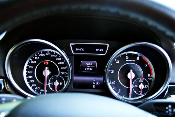 Mercedes-Benz ML 63 AMG  instrument cluster(118)