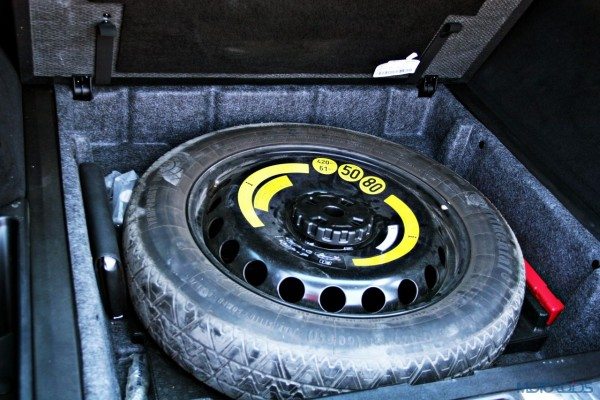 Mercedes-Benz ML 63 AMG  spare tyre(51)