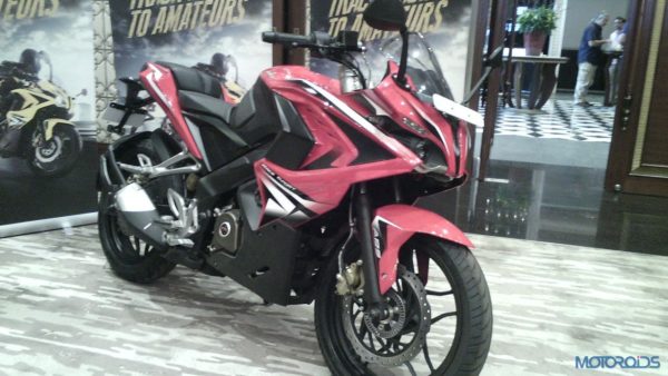 New Bajaj Pulsar RS 200 (3)