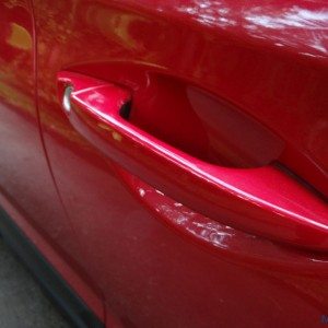 New Hyundai i Active body colored door handles