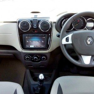 Renault Lodgy India full dashboard