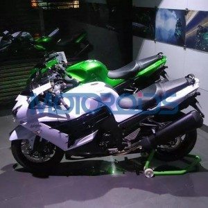 kawasaki ninja zxr pearl white metallic