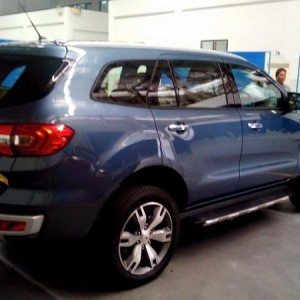 new  Ford Endeavour spy image