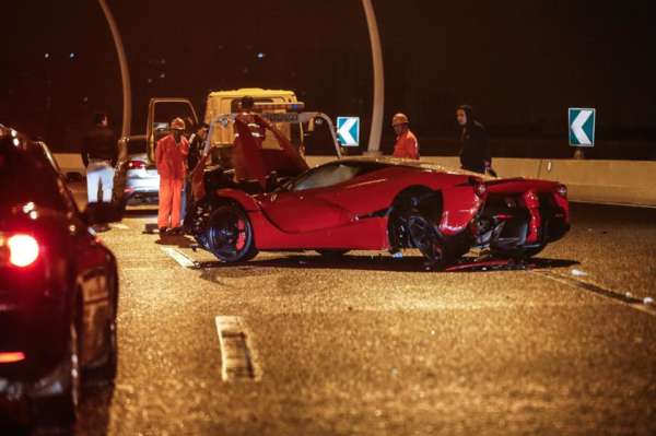 LaFerrari crash in Shanghai (1)