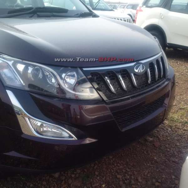 2015-Mahindra-XUV500-facelift-interior-spied-2