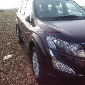 Mahindra XUV facelift interior spied