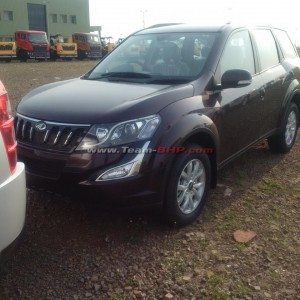 Mahindra XUV facelift spied