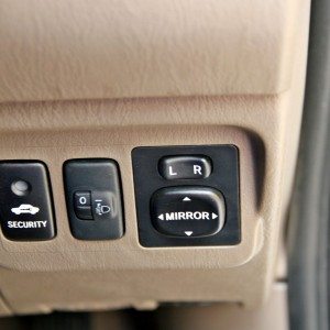 toyota Innova ORVM and beam control switch