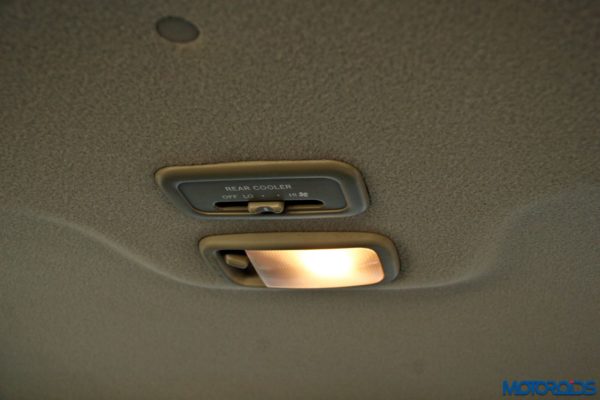 2015 toyota Innova cabin lamp(44)