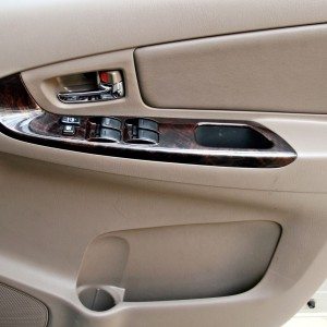 toyota Innova driver side power window panel and bottle holder