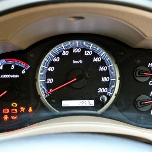 toyota Innova instrument cluster