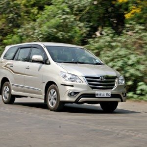 toyota Innova motion shots