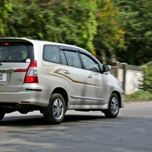 toyota Innova motion shots