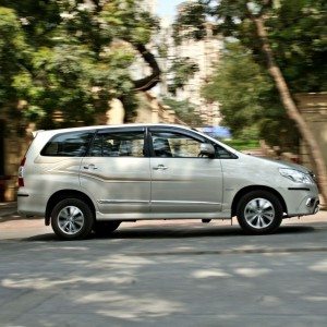 toyota Innova motion shots