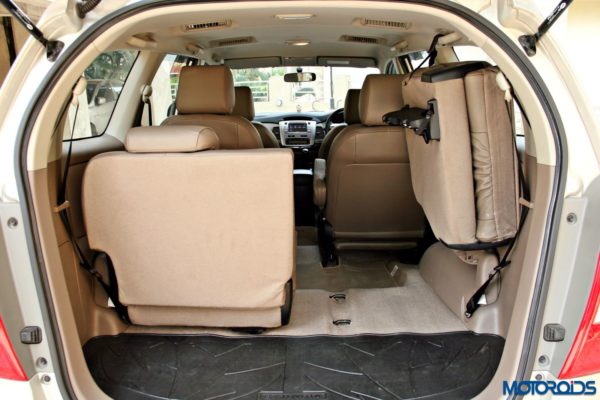 2015 toyota Innova split rear seat(73)