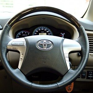 toyota Innova steering wheel