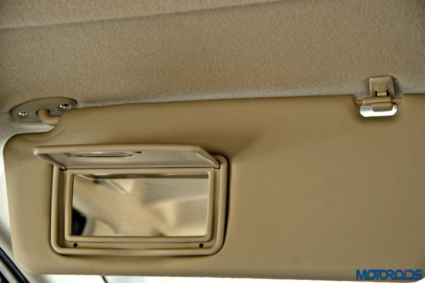 2015 toyota Innova sun visor and mirror (43)