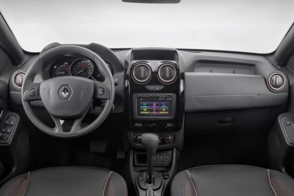 2016 Renault Duster face-lift dashboard