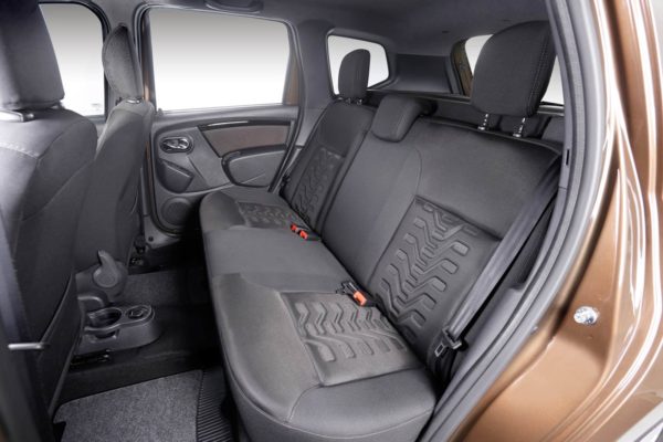 2016 Renault Duster face-lift rear seat