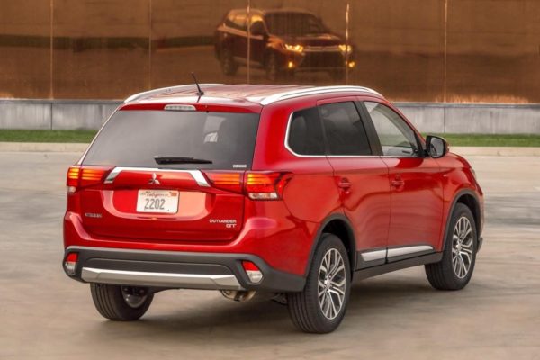 2016outlander-22-970x646-c