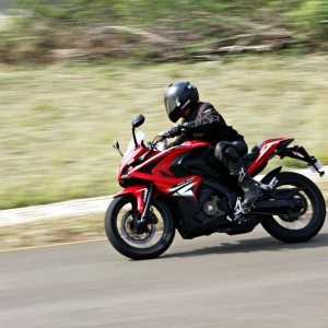 Bajaj Pulsar RS cornering