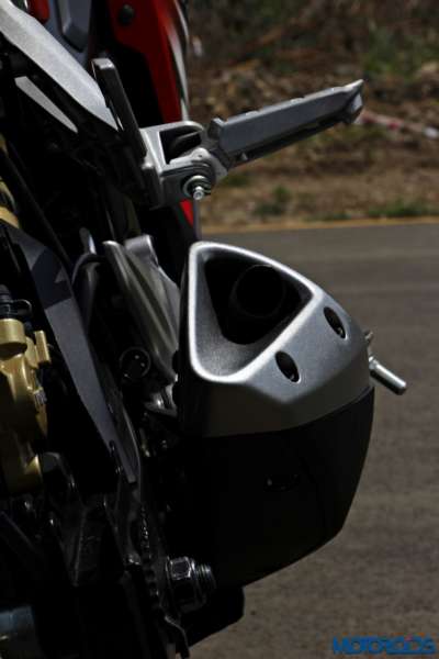 Bajaj-Pulsar-RS200-exhaust