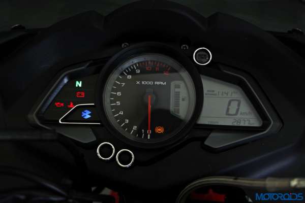 Bajaj-Pulsar-RS200-instrumentation